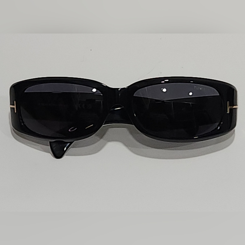 TOM FORDFT1064, Unisex Sunglasses - Picture 7 of 15